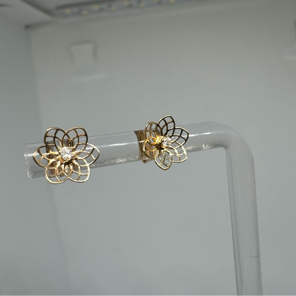 14k Yellow Gold Flower Lily w/ CZ Stud Earrings Beautiful Design 585 European